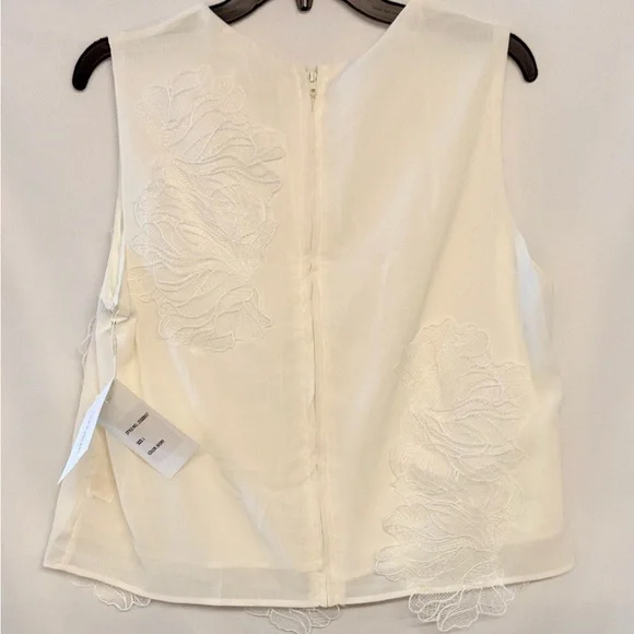 Cocorblu Ivory Floral Appliqué Sleeveless  Top - Picture 2 of 3